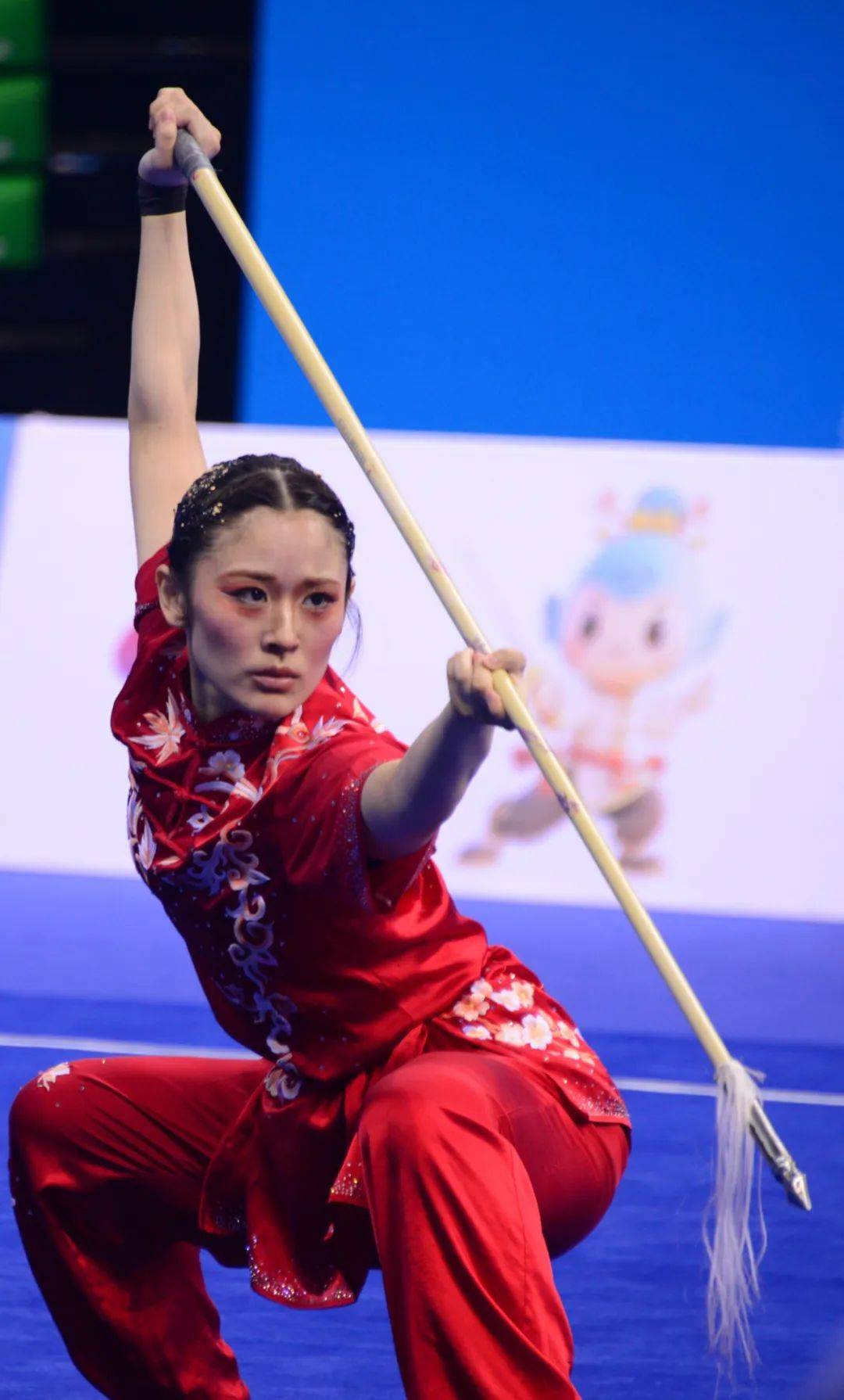 关于拳击公开赛掀起高潮，塞北旋风队逆转南城麒麟队，高压逼抢奏功——韧性比赛的样板的信息