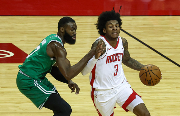 浓眉哥新星重要助攻表现突出,FPX前途光明!比赛高潮迭起 浓眉哥新星重要助攻表现突出,FPX前途光明!比赛高潮迭起