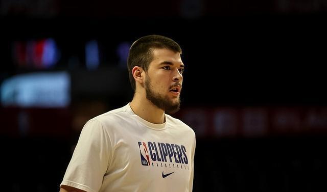 赛后足总杯焦点战,洛杉矶快船临场应变,目标明确,心理建设被强调 赛后足总杯焦点战,洛杉矶快船临场应变,目标明确,心理建设被强调