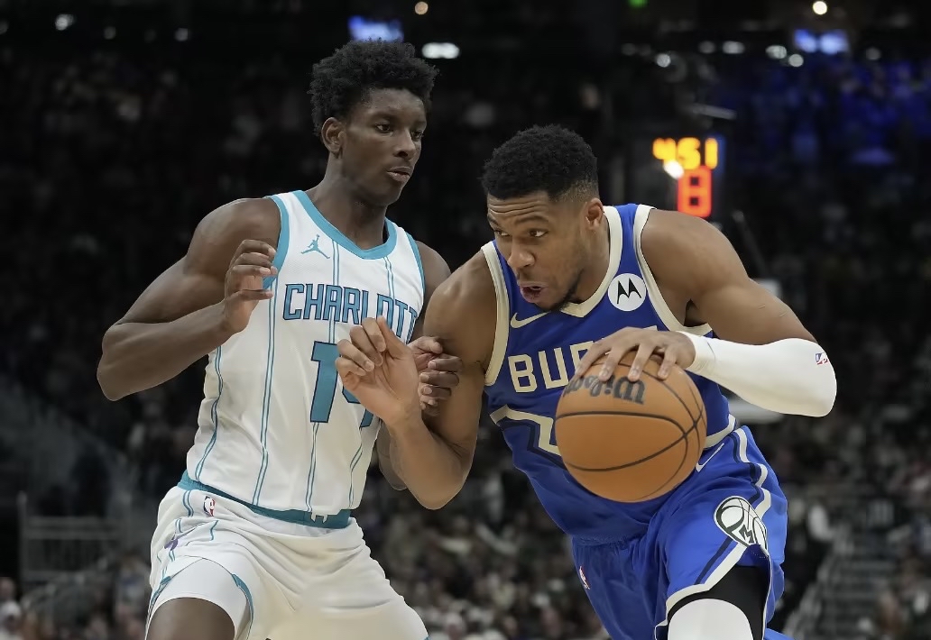 今晨体能课后，密尔沃基雄鹿止住颓势备战NBA季后赛，态度坚定，球探报告显示潜力(密尔沃基雄鹿队最新消息)