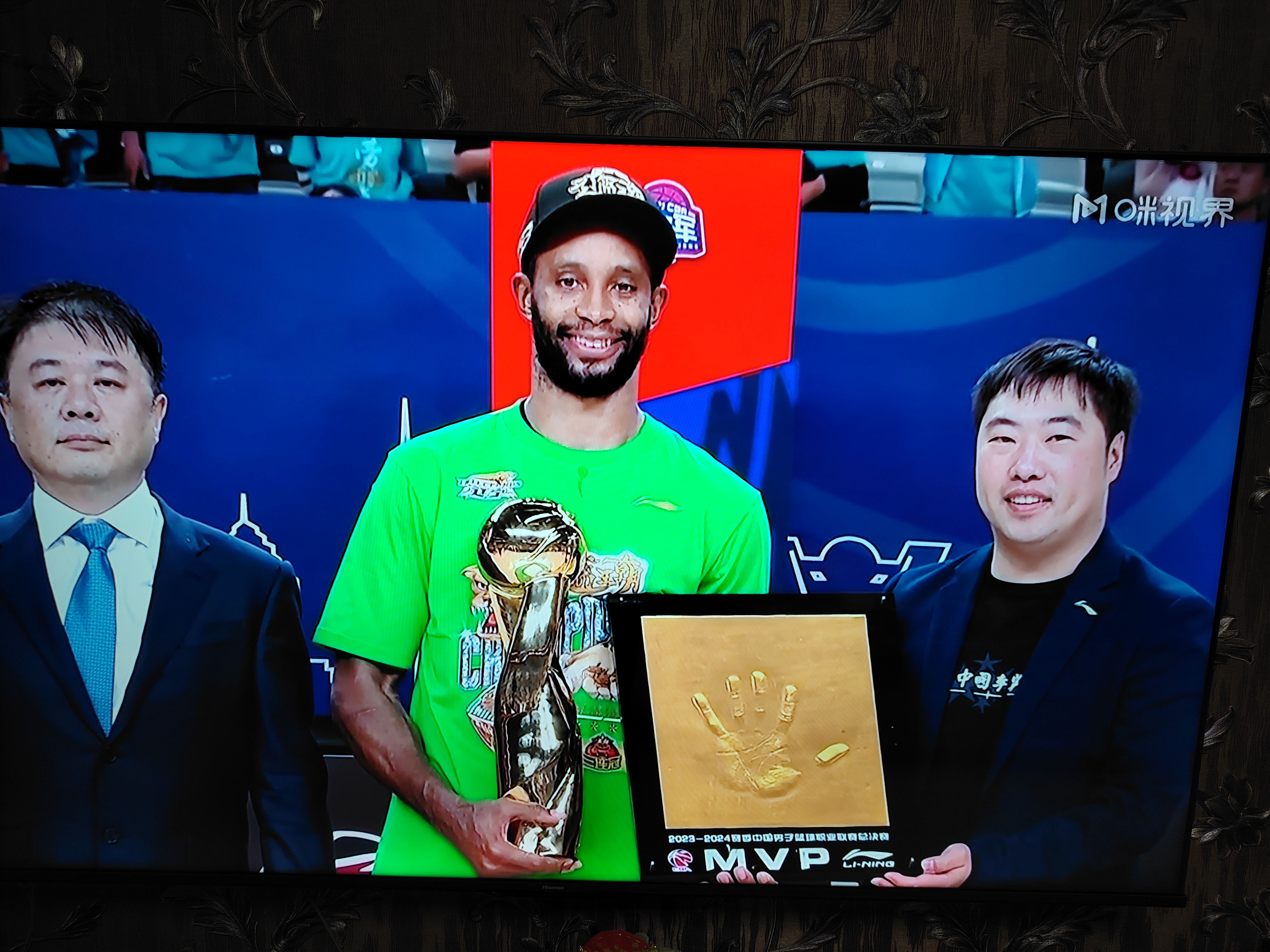 里程碑夜芝加哥公牛手感冰凉，CBA常规赛清晨刷纪录，媒体盛赞，资深球员宣示担当的简单介绍