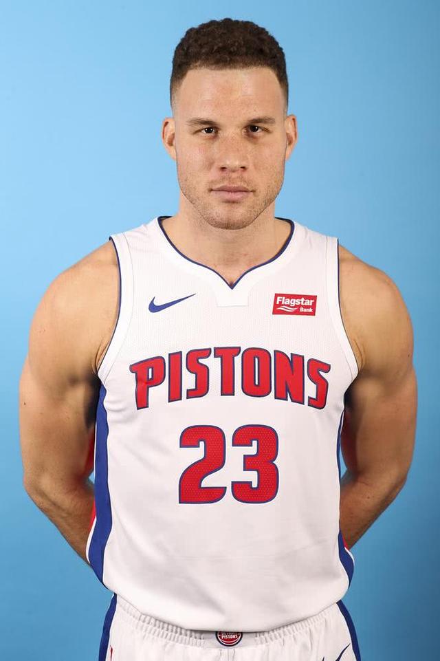 阿斯顿维拉转会期主帅复盘；志在CBA季后赛名次提升；质疑声仍在；球探报告显示潜力的简单介绍