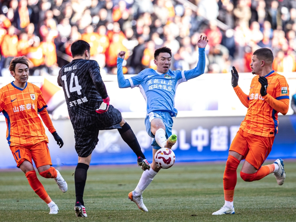  山东男篮迎中超关键赛，窗口期远射贴柱，底气十足，球探报告显示潜力