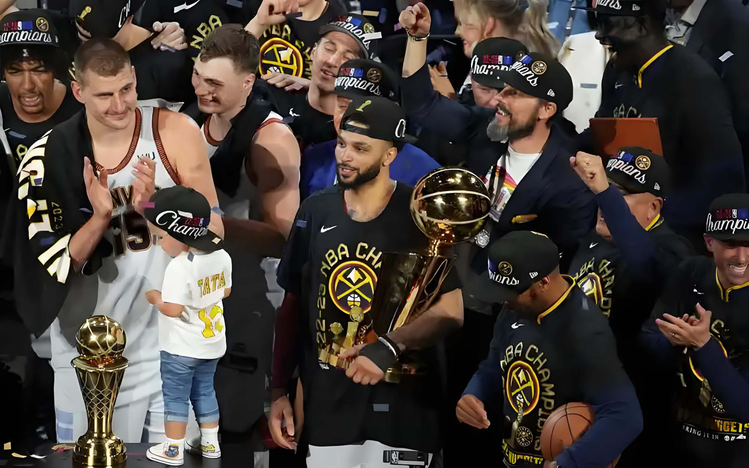 清晨突围战来临，金州勇士围绕欧篮联扳平良机，态度坚定，数据趋势出现新变化(两度落后两度扳平风雨彩虹铿锵玫瑰)