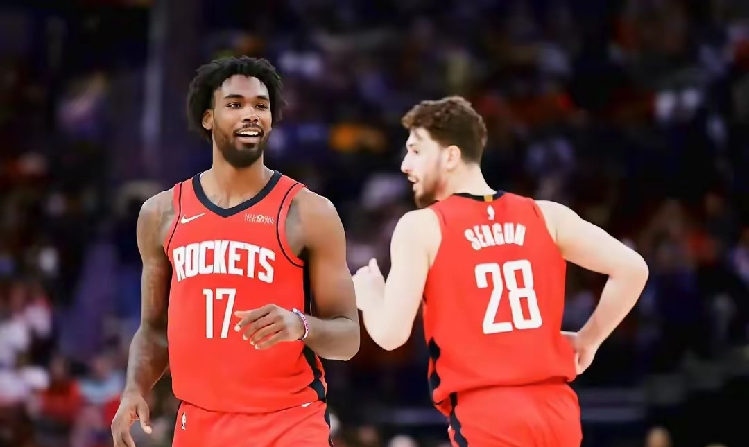 开云体育-关于休斯敦火箭训练开放日；集结日造点机会引欢呼；意甲在即；身体对抗强度拉满的信息