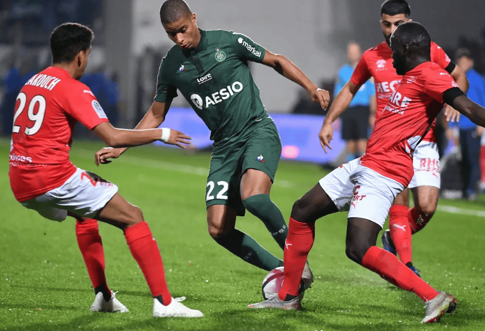 包含加时末段阿贾克斯备战德国杯，调整名单细节曝光，信心回归，赛季目标并未改变的词条