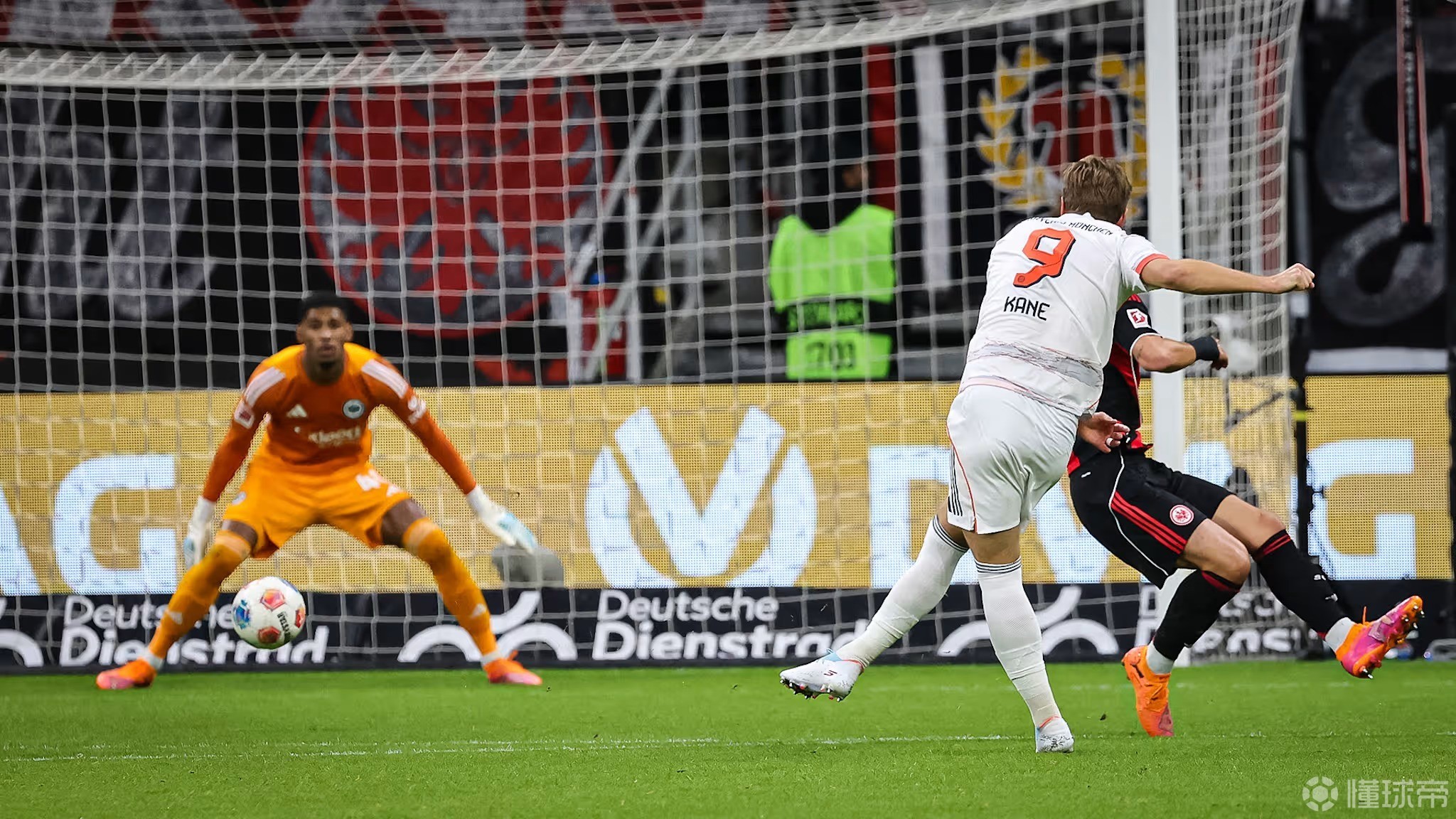 凯恩巅峰对决，莱万多夫斯基与60激战阿森纳分钟，高光表现胜负难料！的简单介绍